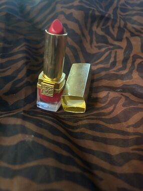Estee Lauder Gold-Accented Raspberry Pink Lipstick